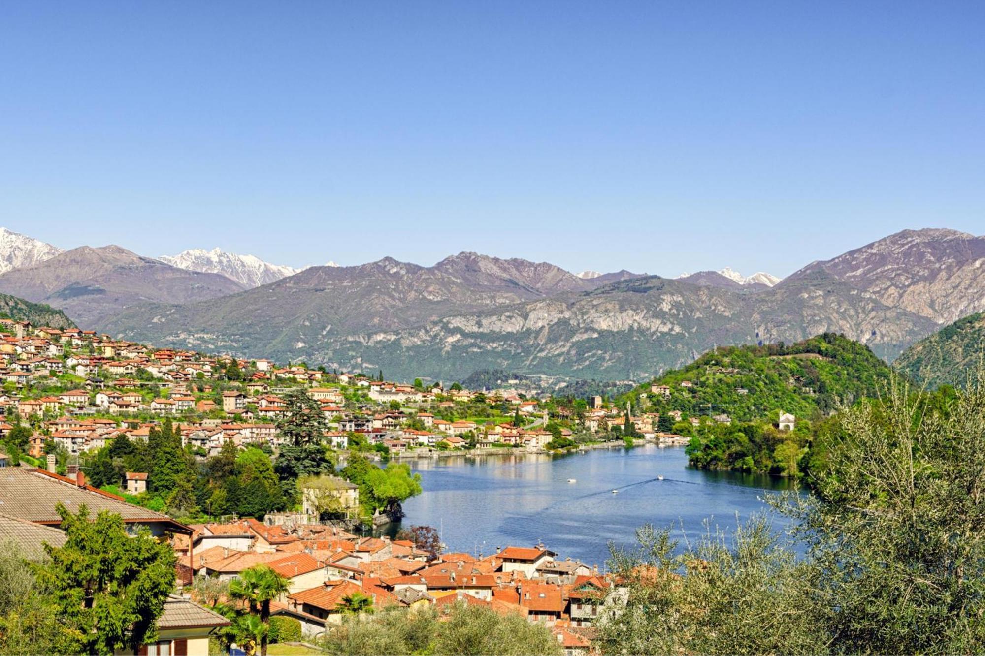Bella Lake View Colonno Exterior photo