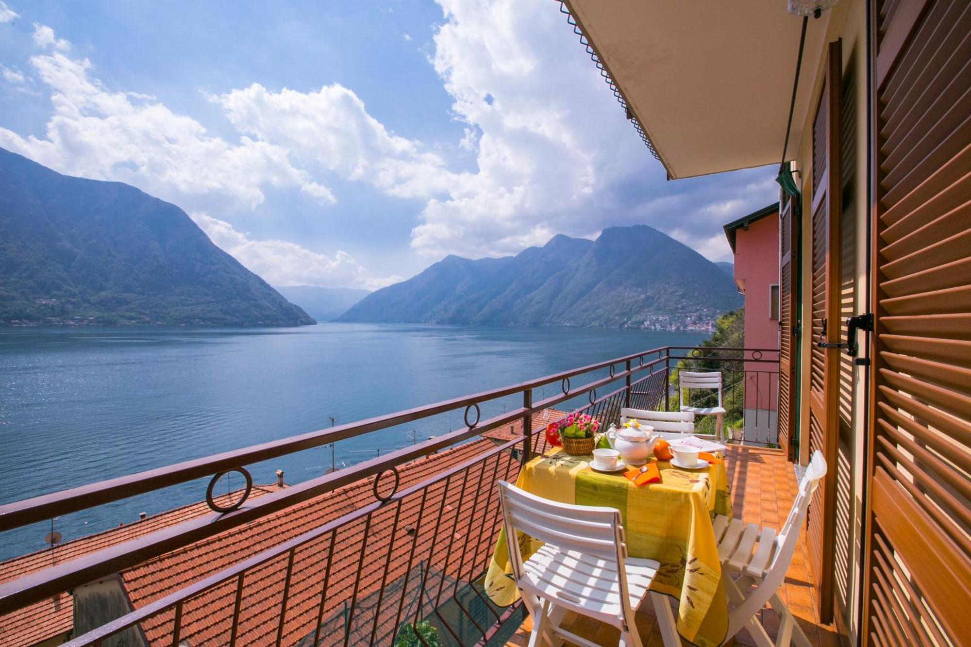 Bella Lake View Colonno Exterior photo